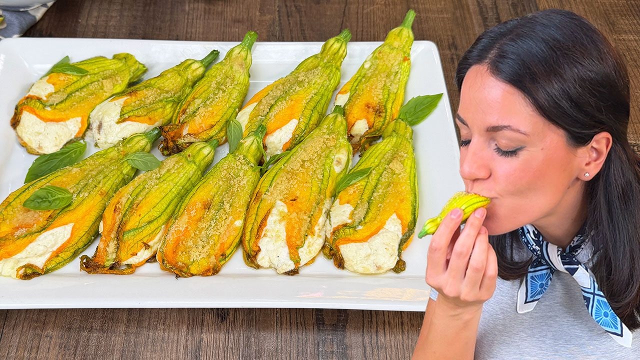 Fiori di zucca al forno: la ricetta facile con ripieno di ricotta