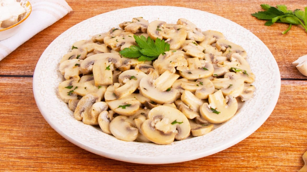 Funghi al vapore: la ricetta del contorno semplice e leggero