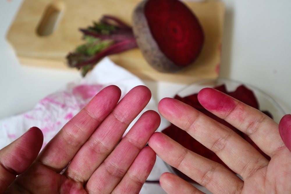 Come eliminare le macchie dei carciofi e di altri ortaggi dalle mani