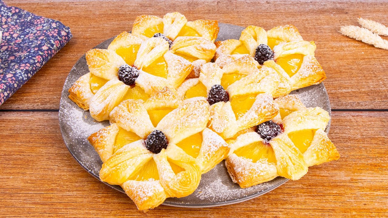 Sfogliatine all'ananas: la ricetta dei dolcetti sfiziosi di pasta sfoglia