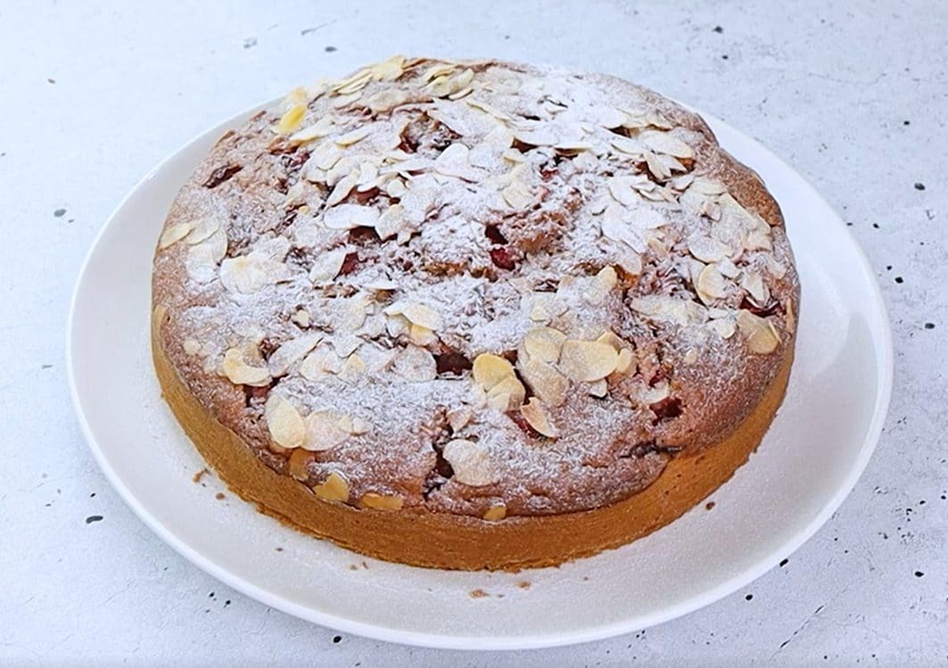 Torta di fragole senza burro: la ricetta del dolce soffice e leggero