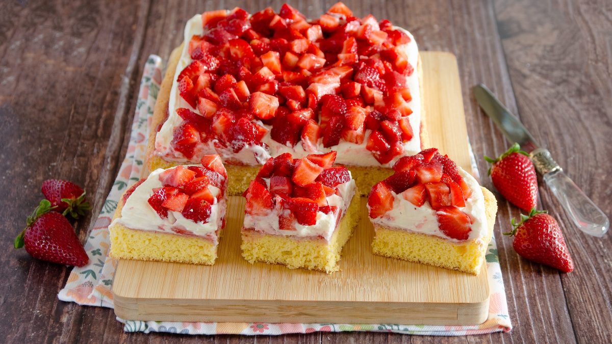 Torta bisquit alle fragole