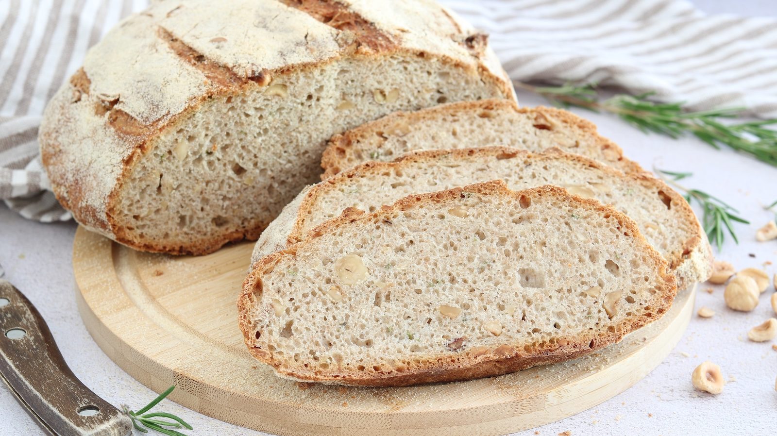 Pane alle nocciole