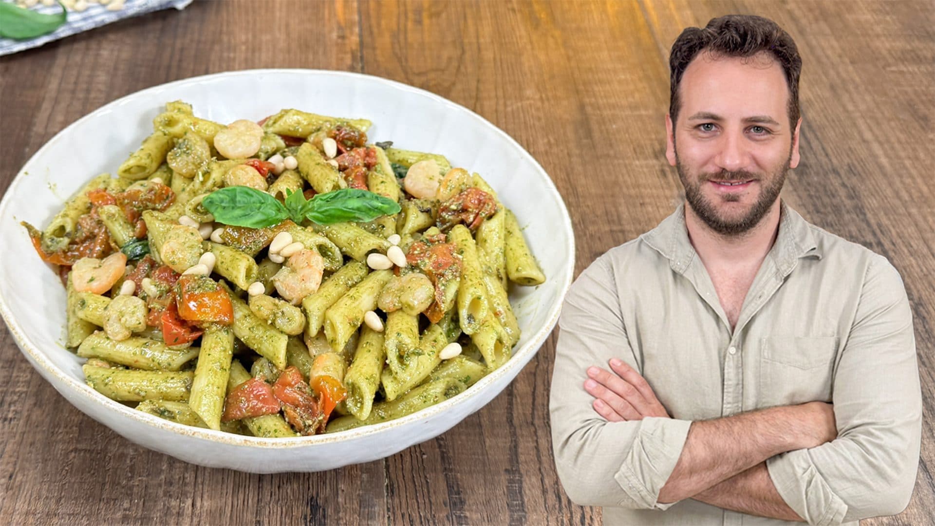 Pasta fredda gamberetti, pesto e pomodorini: la ricetta estiva fresca e veloce