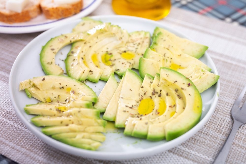 Tutti gli errori da non fare quando usi, tagli e conservi l'avocado