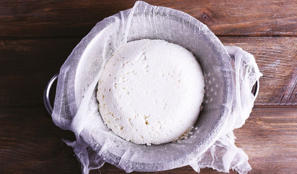 Un formaggio, due tecniche: alla scoperta del cacioricotta di capra cilentana