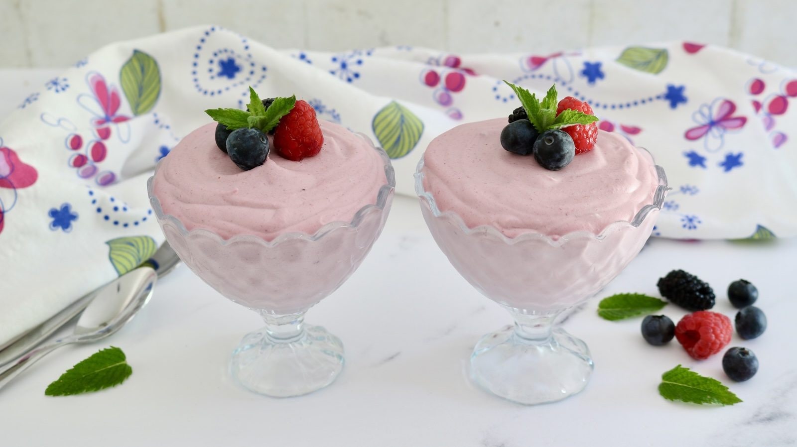 Mousse ai frutti di bosco di Sal De Riso