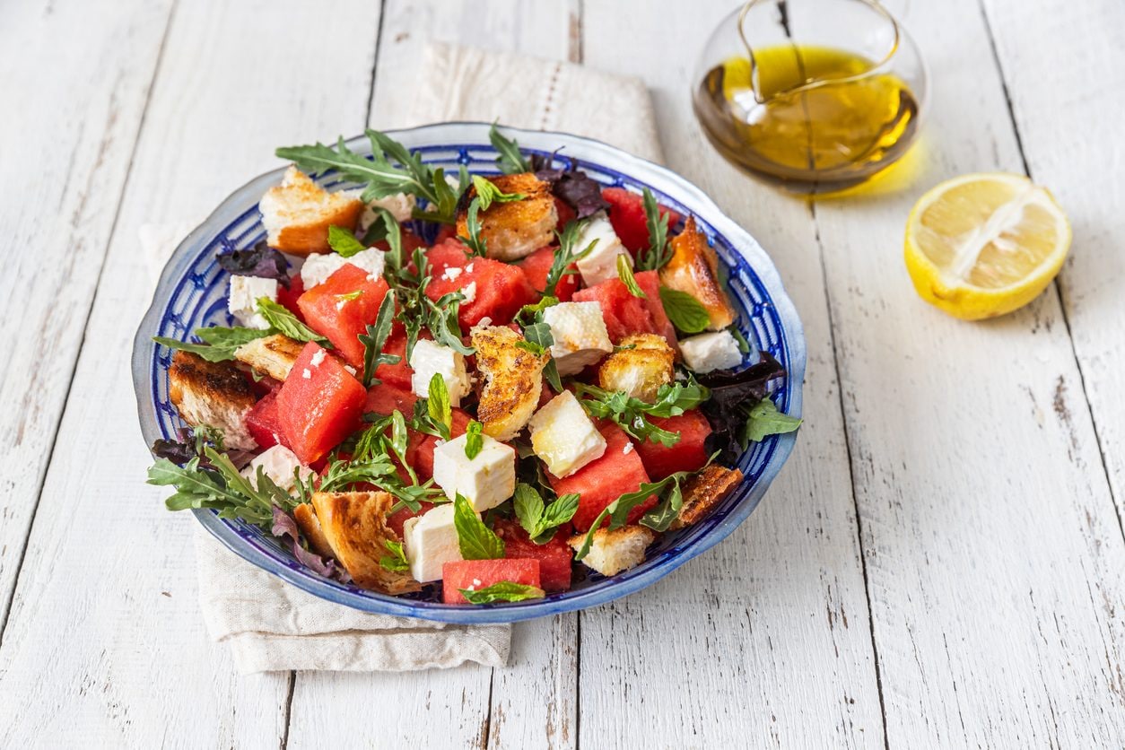 Come usare l’anguria in ricette salate: le idee più fresche e sfiziose per l’estate