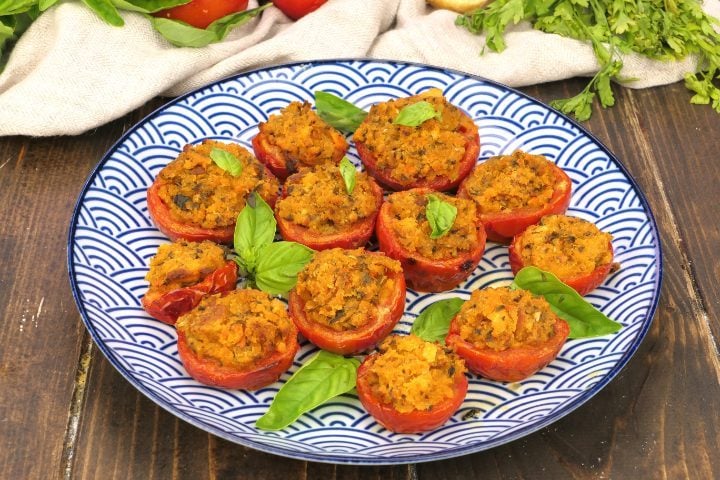 Pomodori gratinati: la ricetta facile e perfetta per l'estate