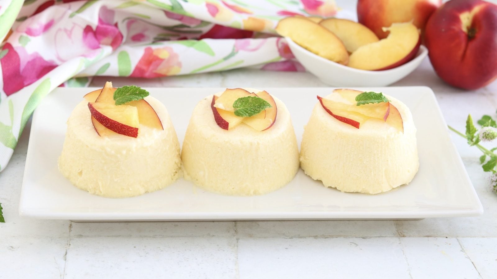 Semifreddo alle pesche di Sal De Riso