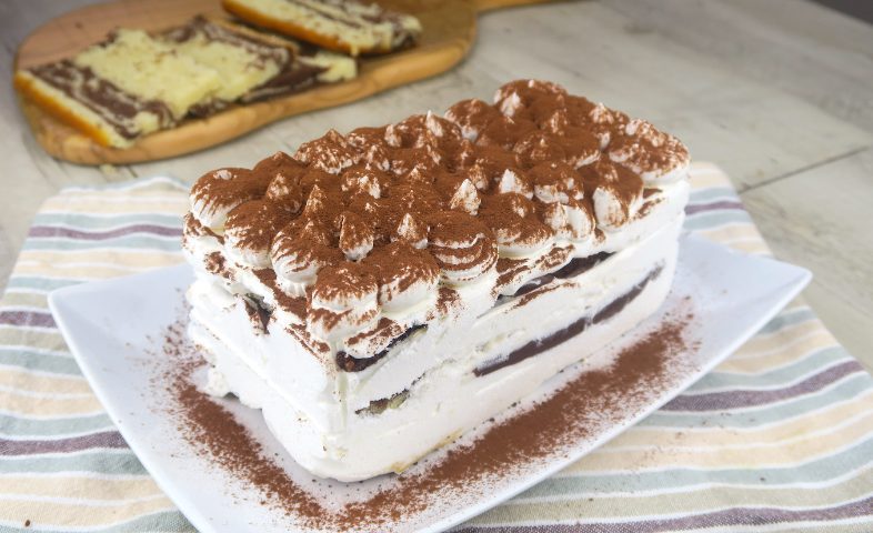 Torta gelato al caffè: la ricetta facile con latte condensato e pan di Spagna