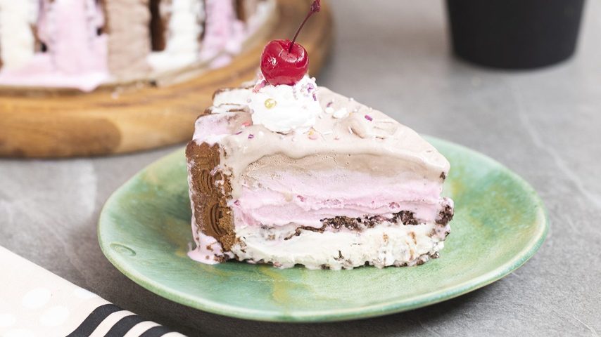 Torta gelato furba: la ricetta del dessert freddo facilissimo e goloso