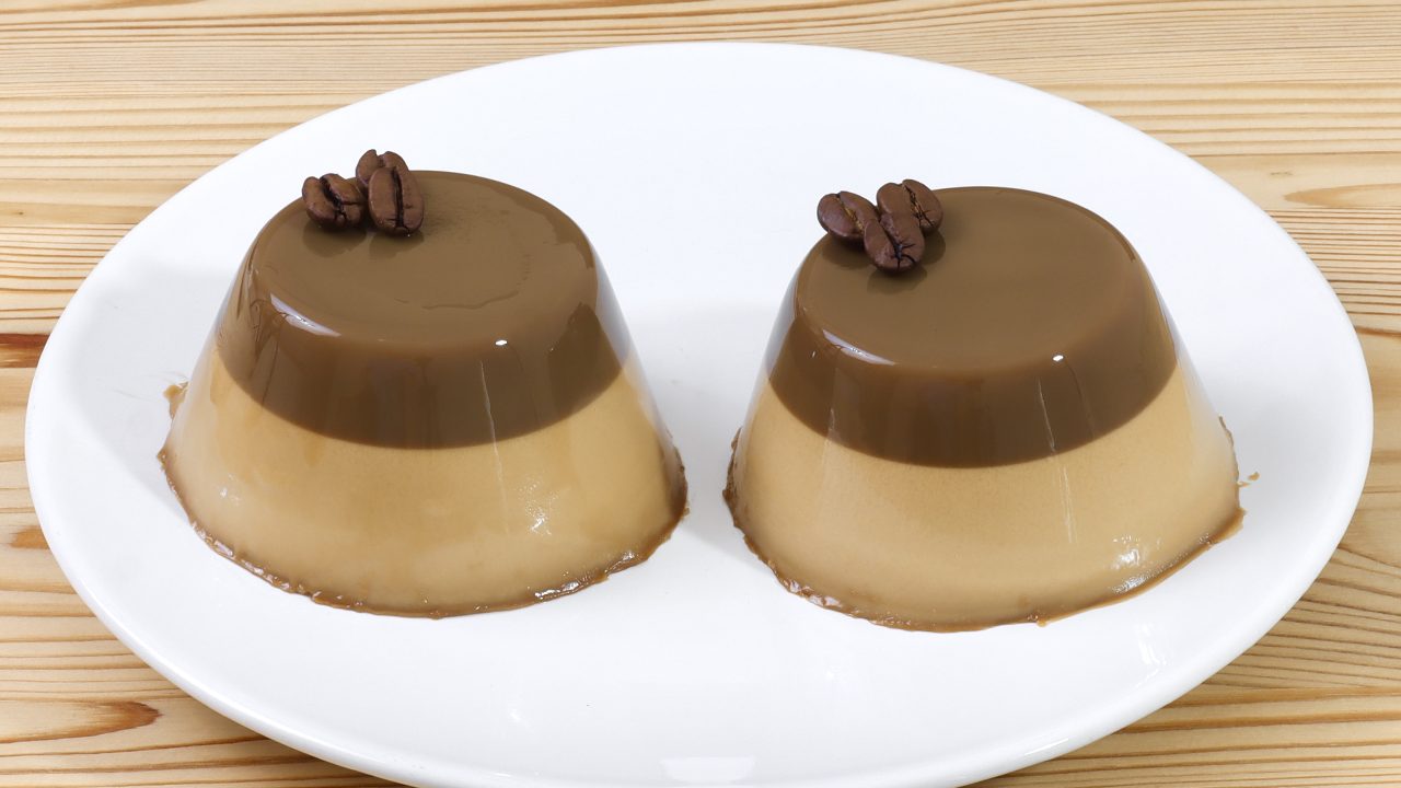 Panna cotta al caffè: la ricetta facile del dolce al cucchiaio cremoso e aromatico