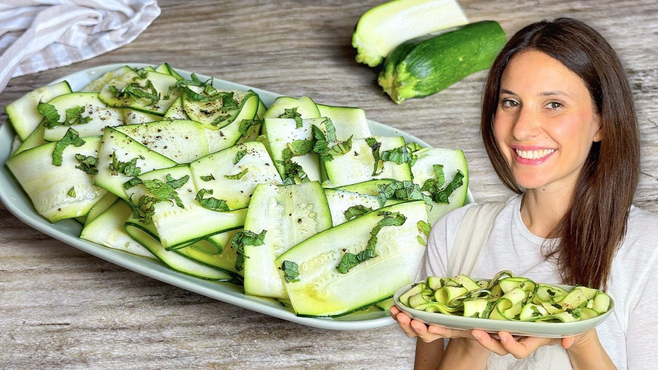 Zucchine marinate crude: la ricetta del contorno facilissimo e veloce