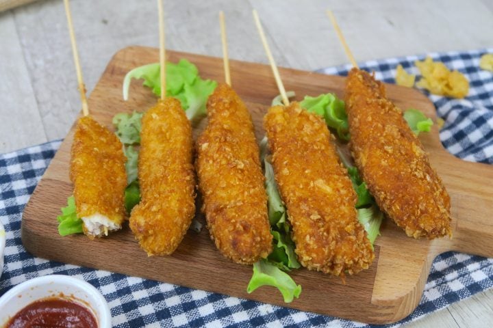 Spiedini di pollo fritti: la ricetta del piatto croccante e sfizioso