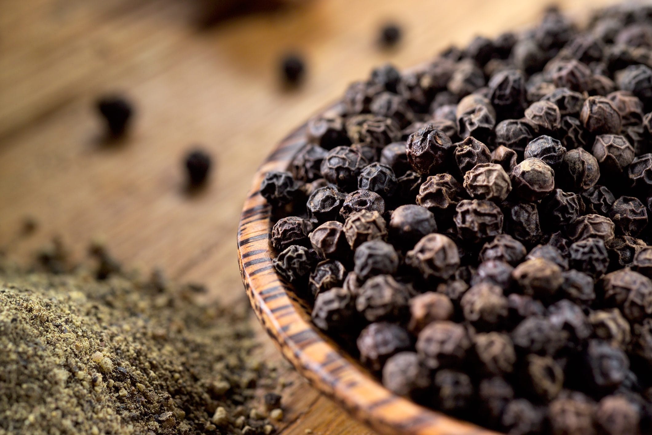 Black pepper in the washing machine: the spice that revives and protects  the colors of your garments