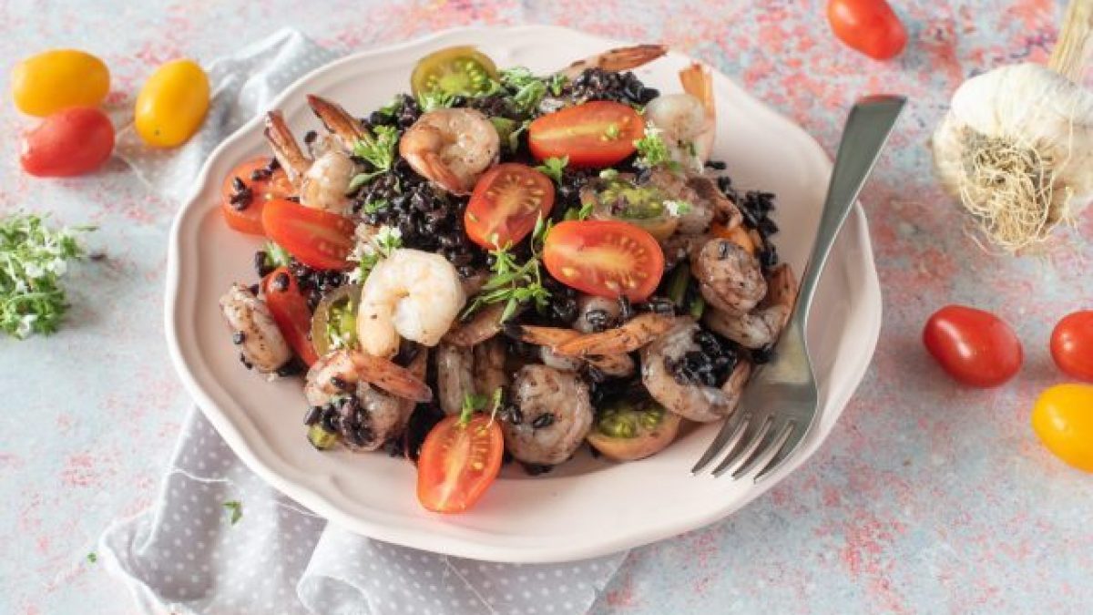 Venere Rice With Shrimps And Cherry Tomatoes Venere Rice With Shrimps And Cherry Tomatoes