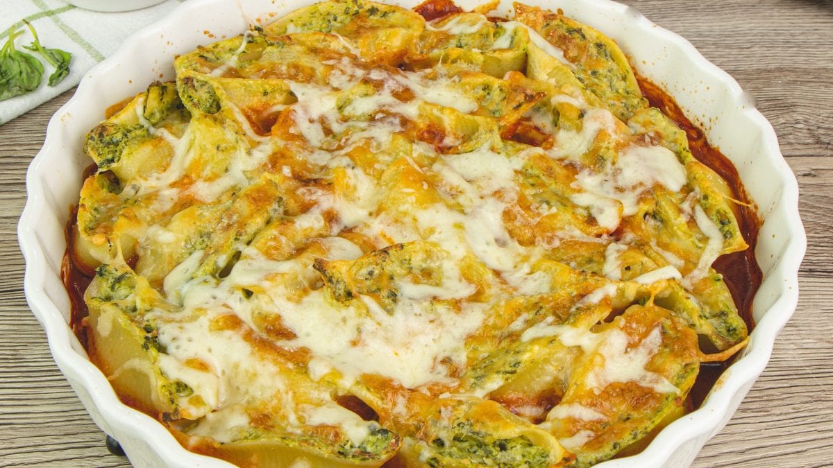 ricotta and spinach stuffed conchiglioni