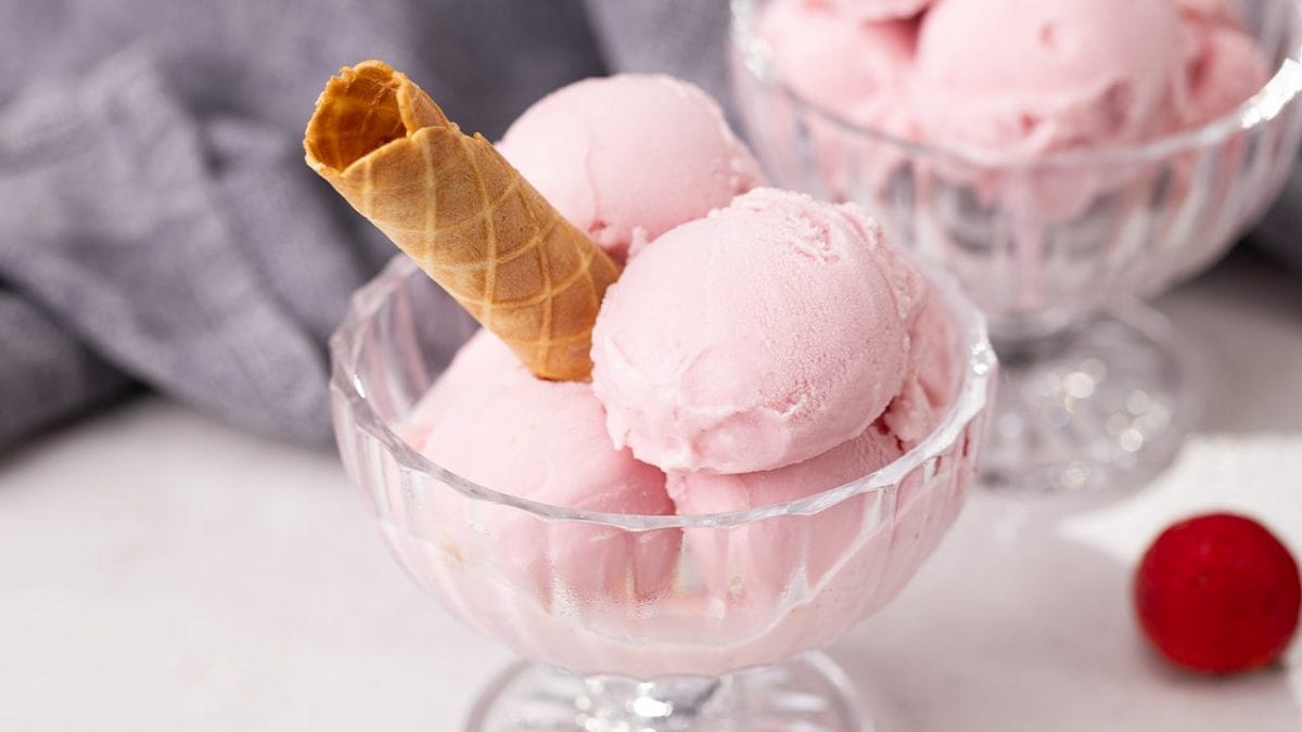 strawberry ice cream