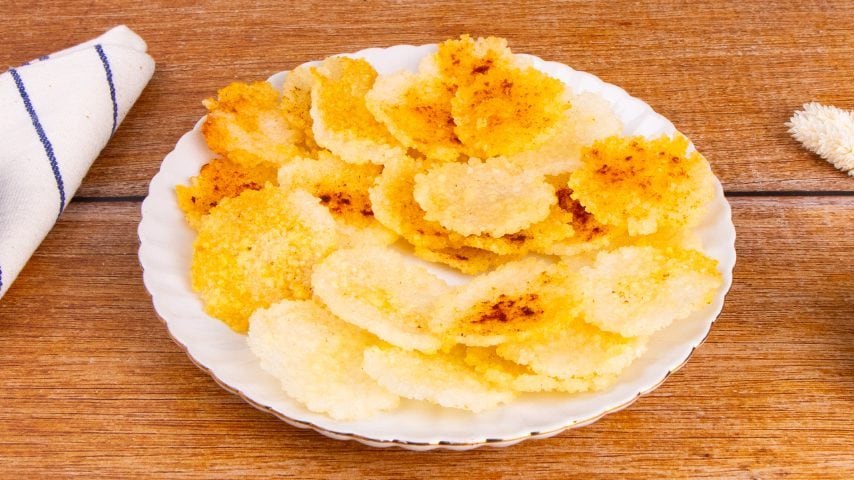 Rice Chips Perfect for a Tasty Snack (Oven-Roasted and Fried)